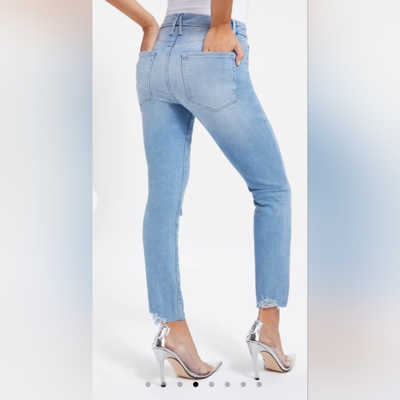 Good American Jeans - Picture 12 of 17